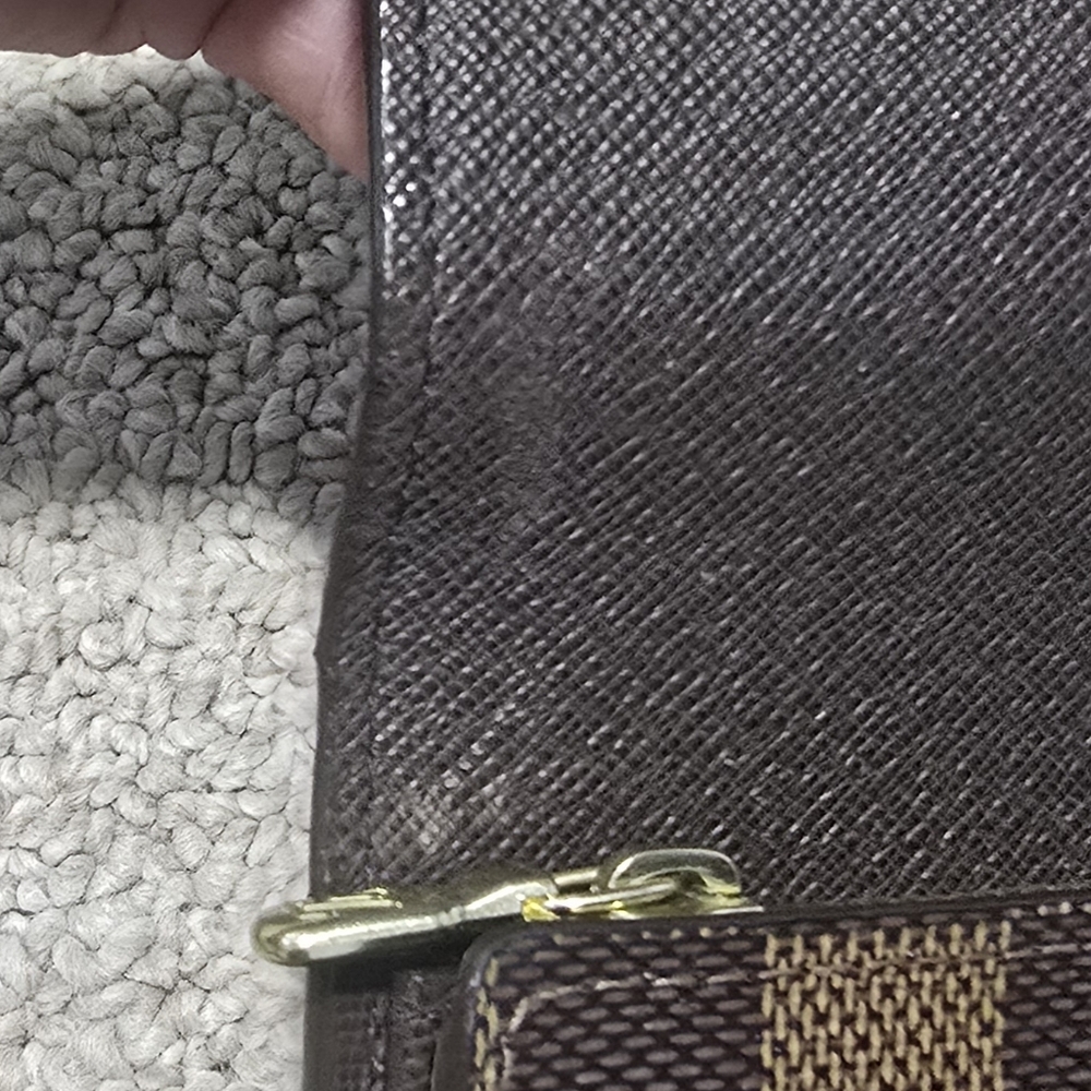 Louis Vuitton Damier Ebene Sarah Wallet - Picture 15 of 16